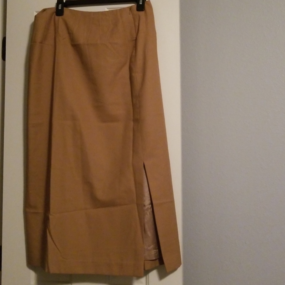 Wool skirt with lining